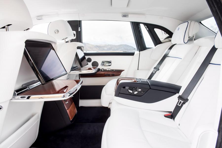Интерьер Rolls-Royce Phantom 2017 года  (WW) (фото 59 из 75)